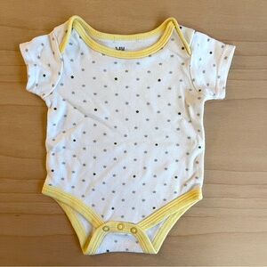 🍏4/$10🍏 White Yellow Trim Star Print Baby Onesie